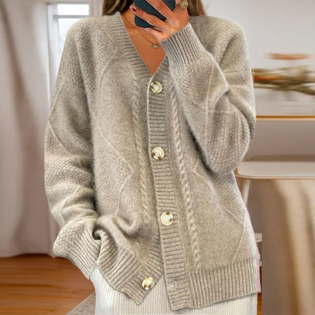 Éloise™ | Cable-Knit Cardigan – Effortless Luxury in Every Stitch